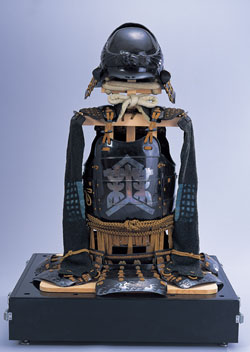 茶糸素懸威黒塗桶側五枚胴具足・鉢巻型兜画像